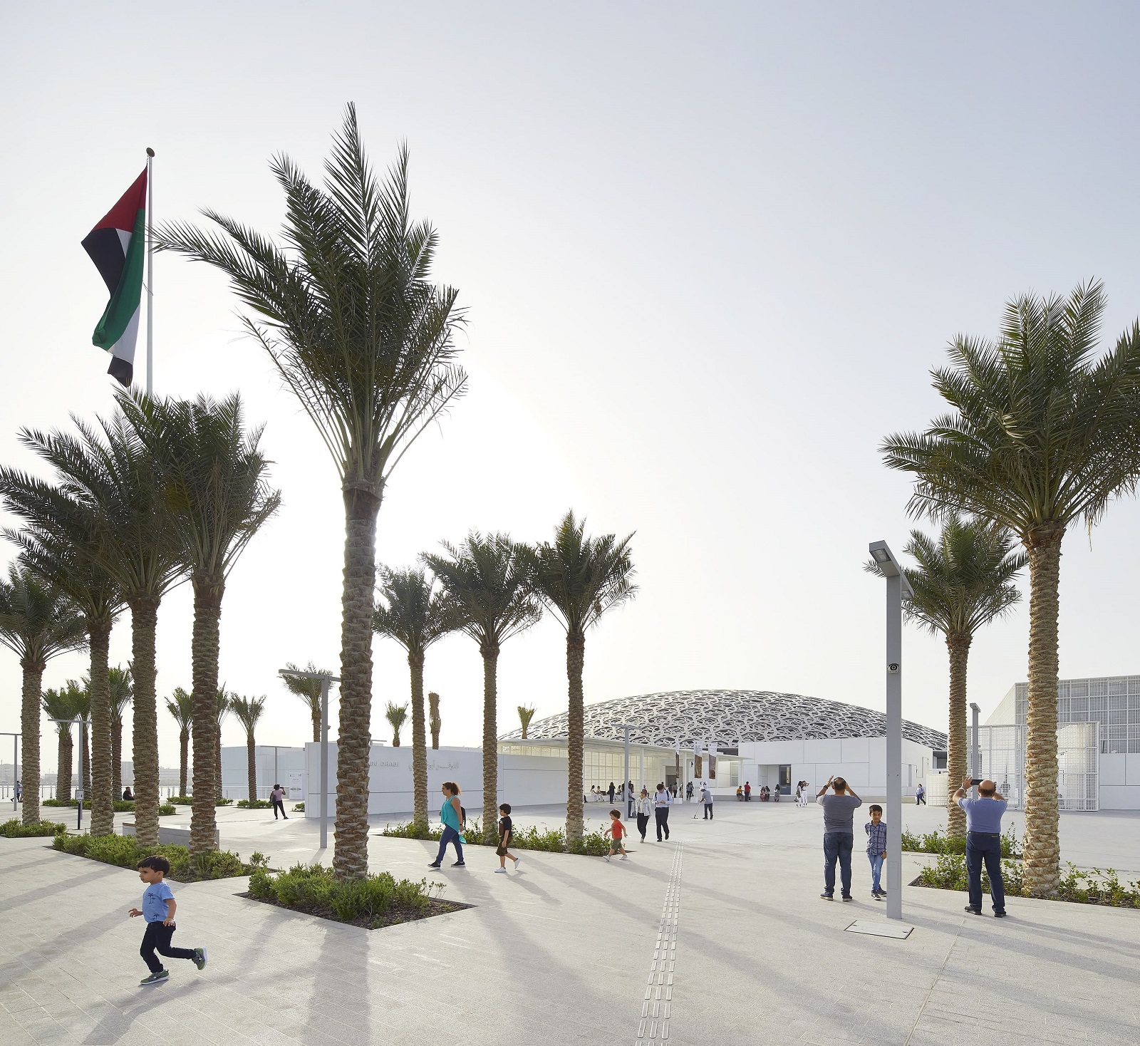 Visitors Entrance Louvre Abu Dhabi, Visitor experience