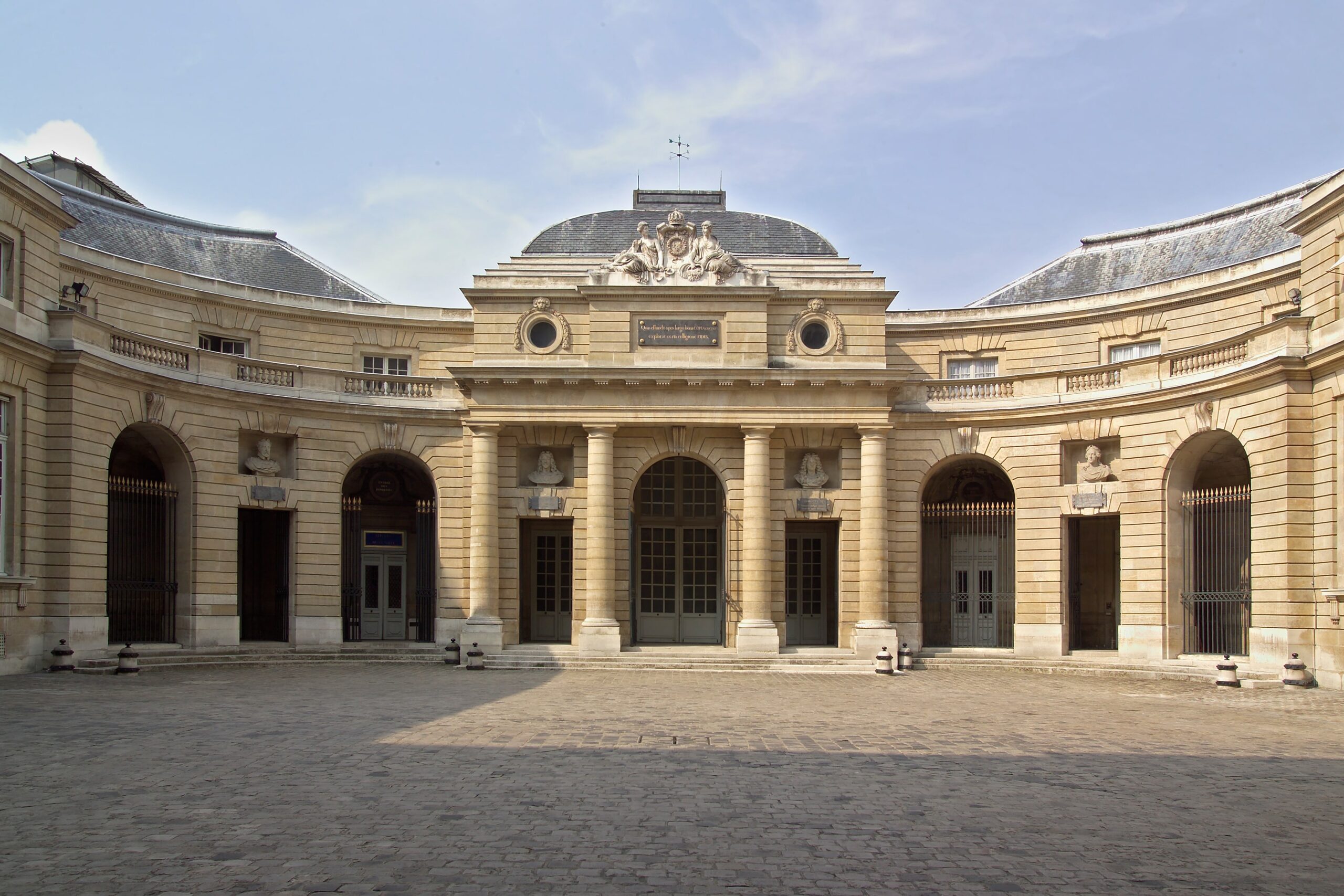Vue du bâtiment de la Monnaie de Paris. France Muséums