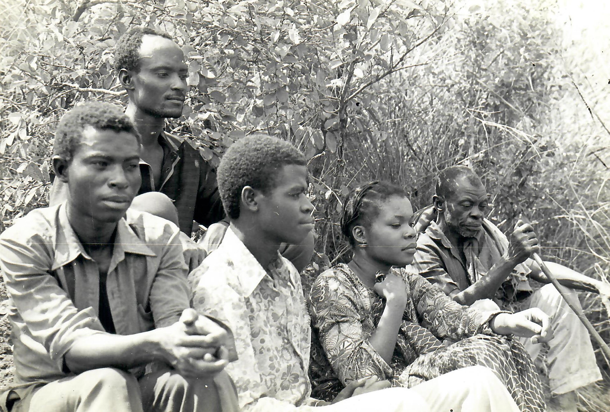 Mission to Mbata Makele / Central Kongo. Shaje Tshiluila, accompanied by the Village Chief in search of information